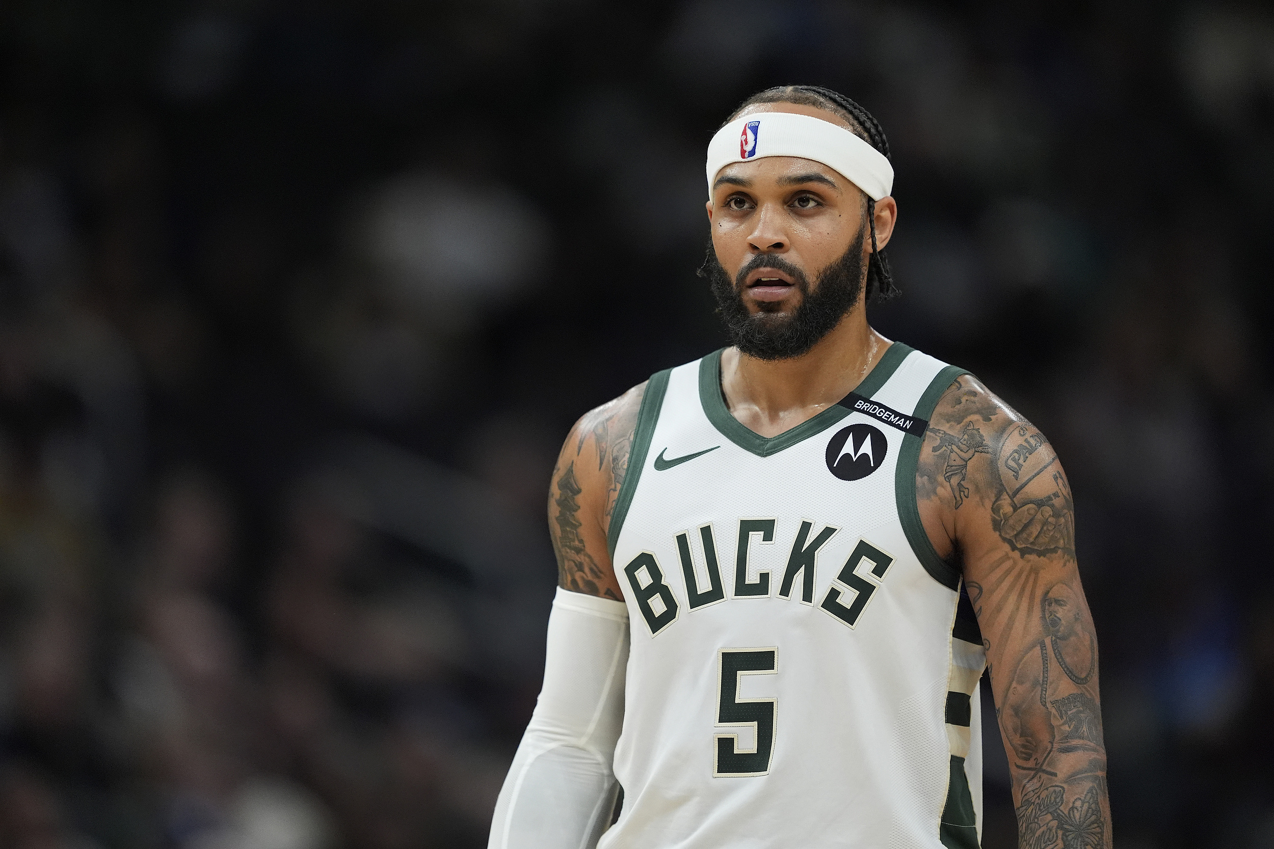 国王杯转会期再迎强敌,密尔沃基雄鹿复出首秀,主帅态度:媒体盛赞,身体对抗强度拉满的简单介绍九游